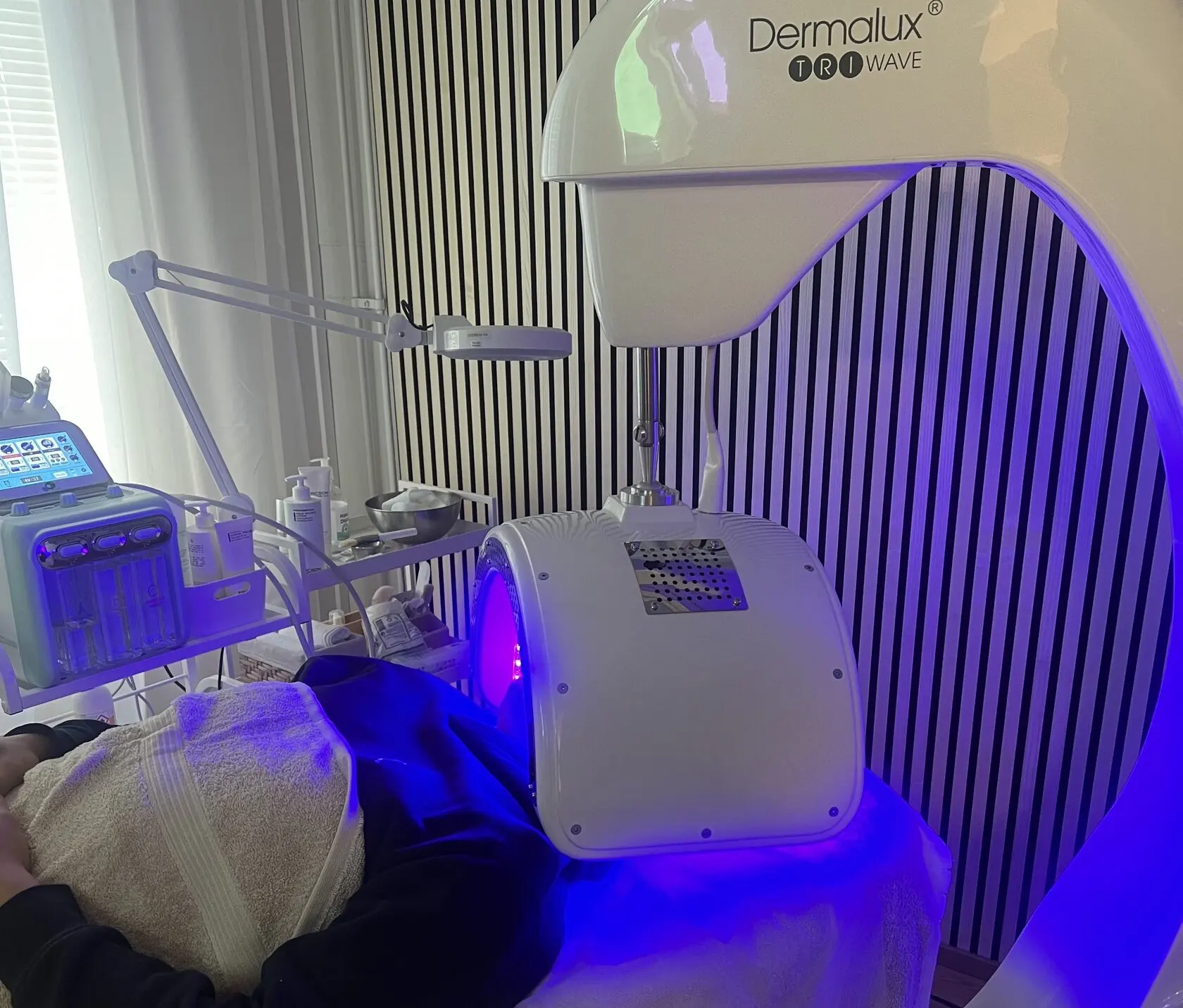 LED as an add-on: when to combine Dermalux with a facial