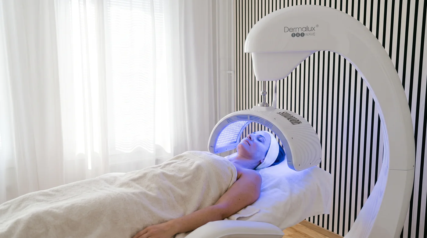 LED light therapy for the face: how Dermalux works and what it can do for your skin